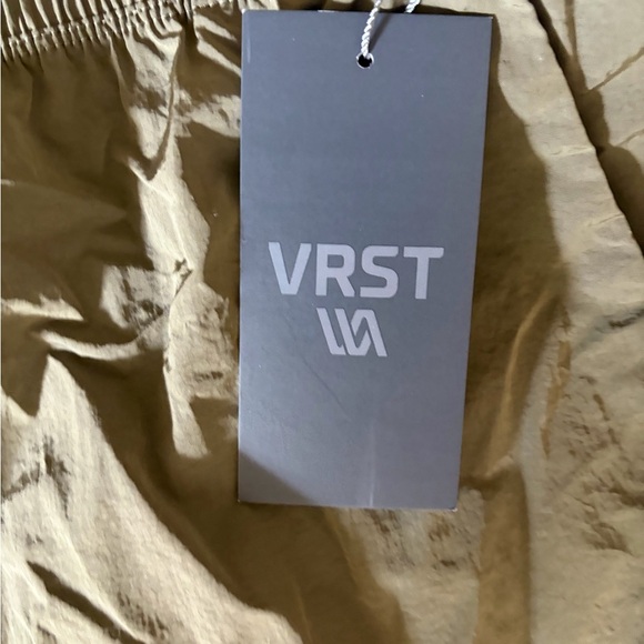 Men’s New VRST Men's 5" All-In Unlined Short Shorts Olive Green Shine Size XL - Picture 2 of 7